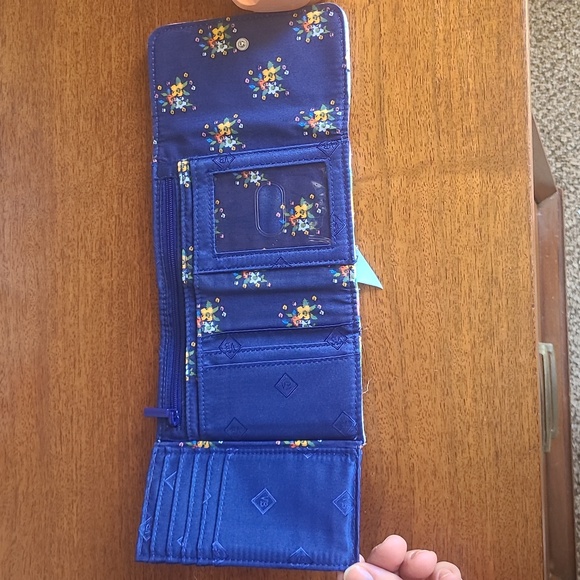 Vera Bradley Multi Strap Crossbody & RFID Riley Wallet Bundle - Sea Air Floral - Picture 3 of 4